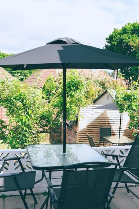 The Palm House Falmouth - Minutes From The Beach! Exterior photo